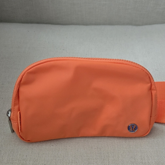 Lululemon Orange Frappe Belt Bag - Picture 1 of 2